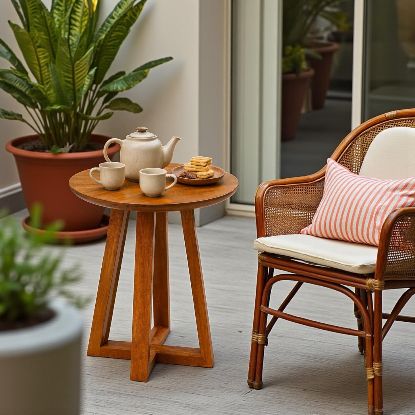 compact round wooden coffee table 18 inch
mango wood side table for sofa
small coffee table for living room India
round wooden tea table natural finish