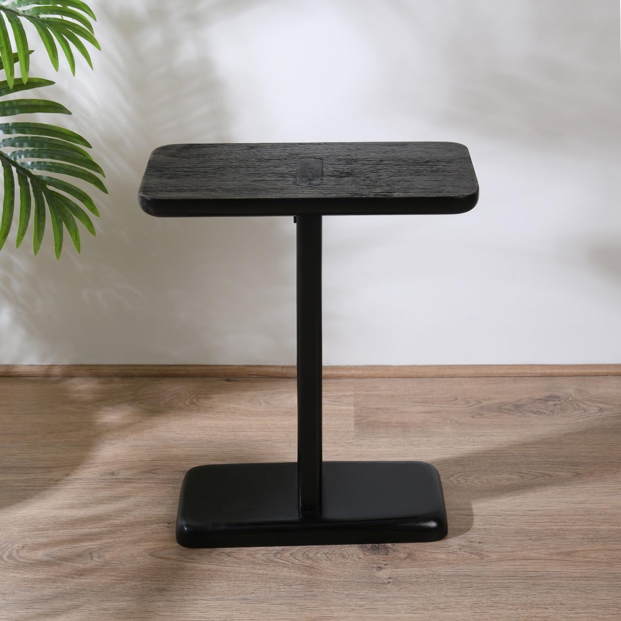 Wood Curls Solostand Modern Side Table, Space-Saving Wooden Side Table with Minimalist Design – C Frame,Black Sleek Finish, Living Room End Table, 40cm(L) x 20cm(W) x 48cm(H)