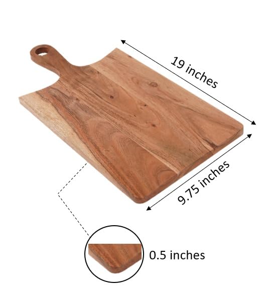 WOOD CURLS Cedaris rectangular acacia wood chopping board with curved edges and an ergonomic handle for serving.